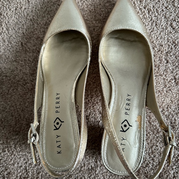 Katy Perry ‘The Adora’ Gold Metallic Slingback Pump - Picture 4 of 7